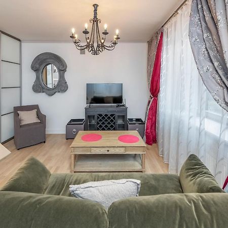 Luxury Gaono Apartments Vilnius Old Town I Self Check In I Free Private Parking Buitenkant foto