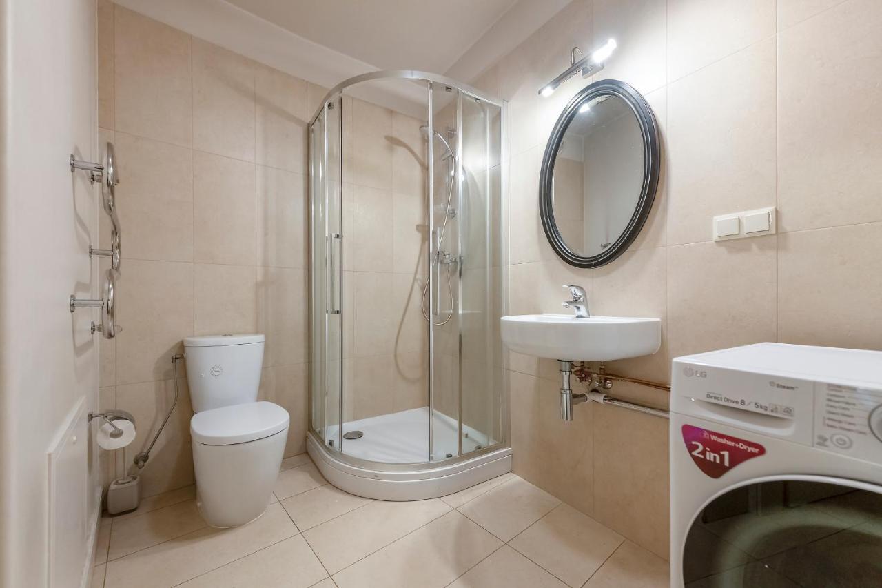 Luxury Gaono Apartments Vilnius Old Town I Self Check In I Free Private Parking Buitenkant foto