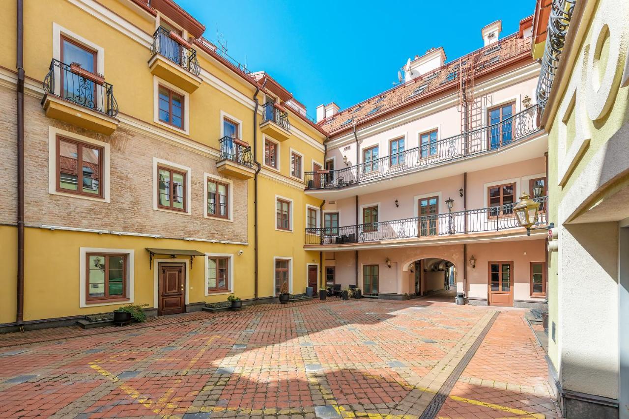 Luxury Gaono Apartments Vilnius Old Town I Self Check In I Free Private Parking Buitenkant foto